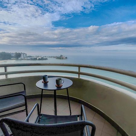 'Newly Refurbished' 'Sunny Seaview' At Regency With 2 Carpark By Shine Stay Порт-Диксон Экстерьер фото