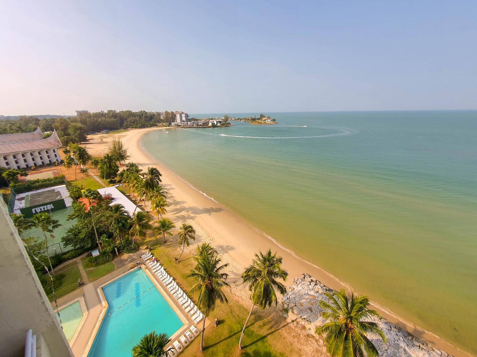 'Newly Refurbished' 'Sunny Seaview' At Regency With 2 Carpark By Shine Stay Порт-Диксон Экстерьер фото
