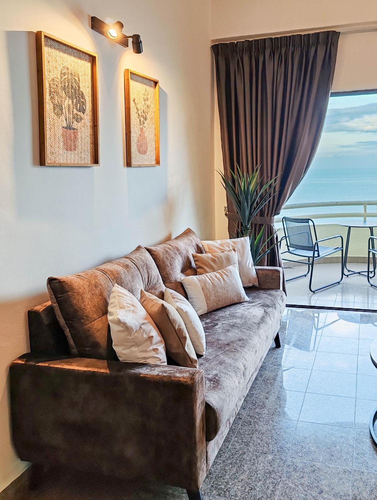 'Newly Refurbished' 'Sunny Seaview' At Regency With 2 Carpark By Shine Stay Порт-Диксон Экстерьер фото