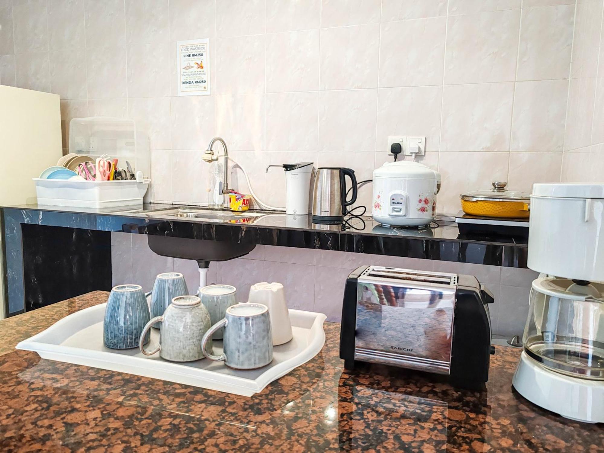 'Newly Refurbished' 'Sunny Seaview' At Regency With 2 Carpark By Shine Stay Порт-Диксон Экстерьер фото