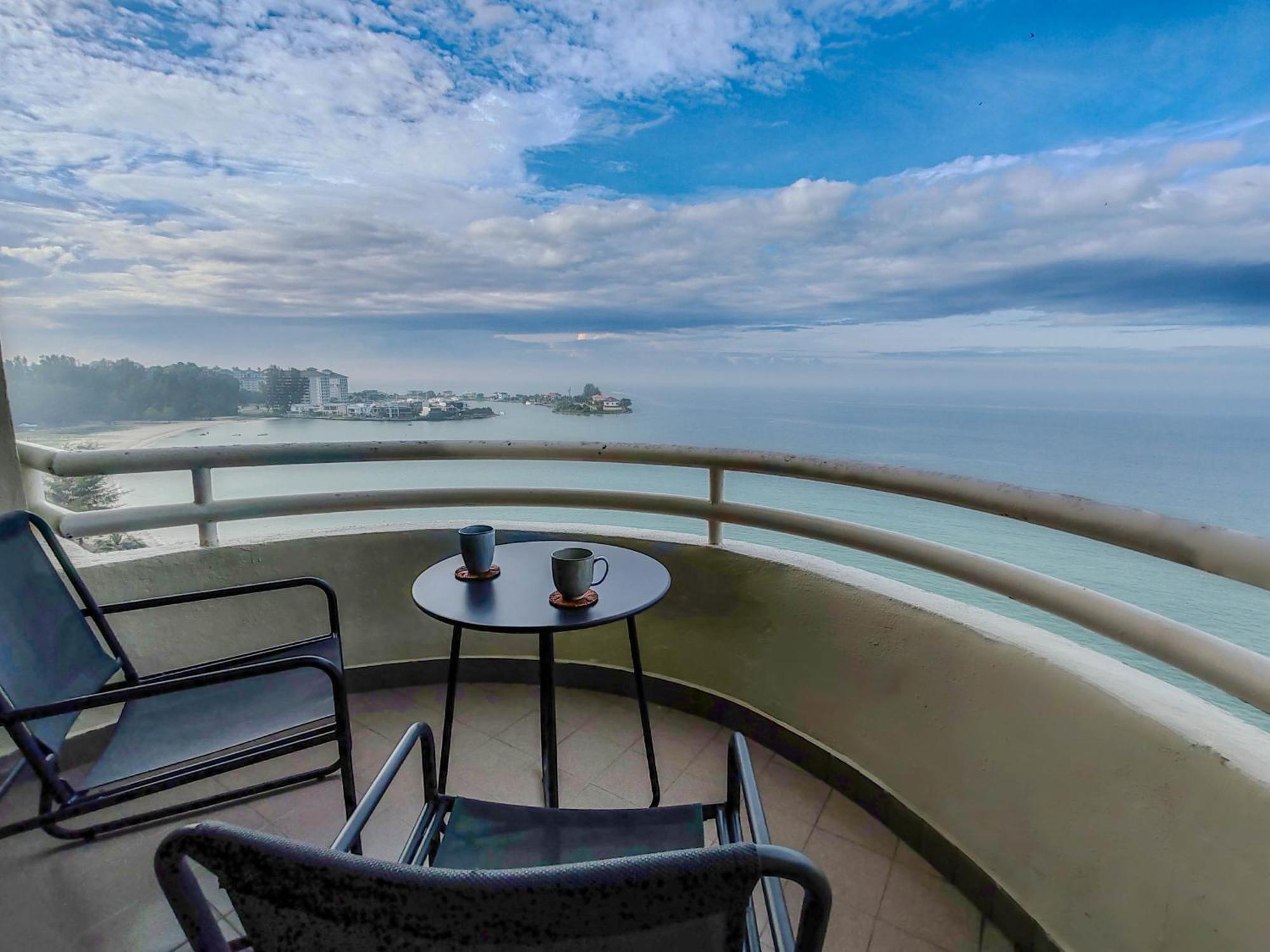 'Newly Refurbished' 'Sunny Seaview' At Regency With 2 Carpark By Shine Stay Порт-Диксон Экстерьер фото