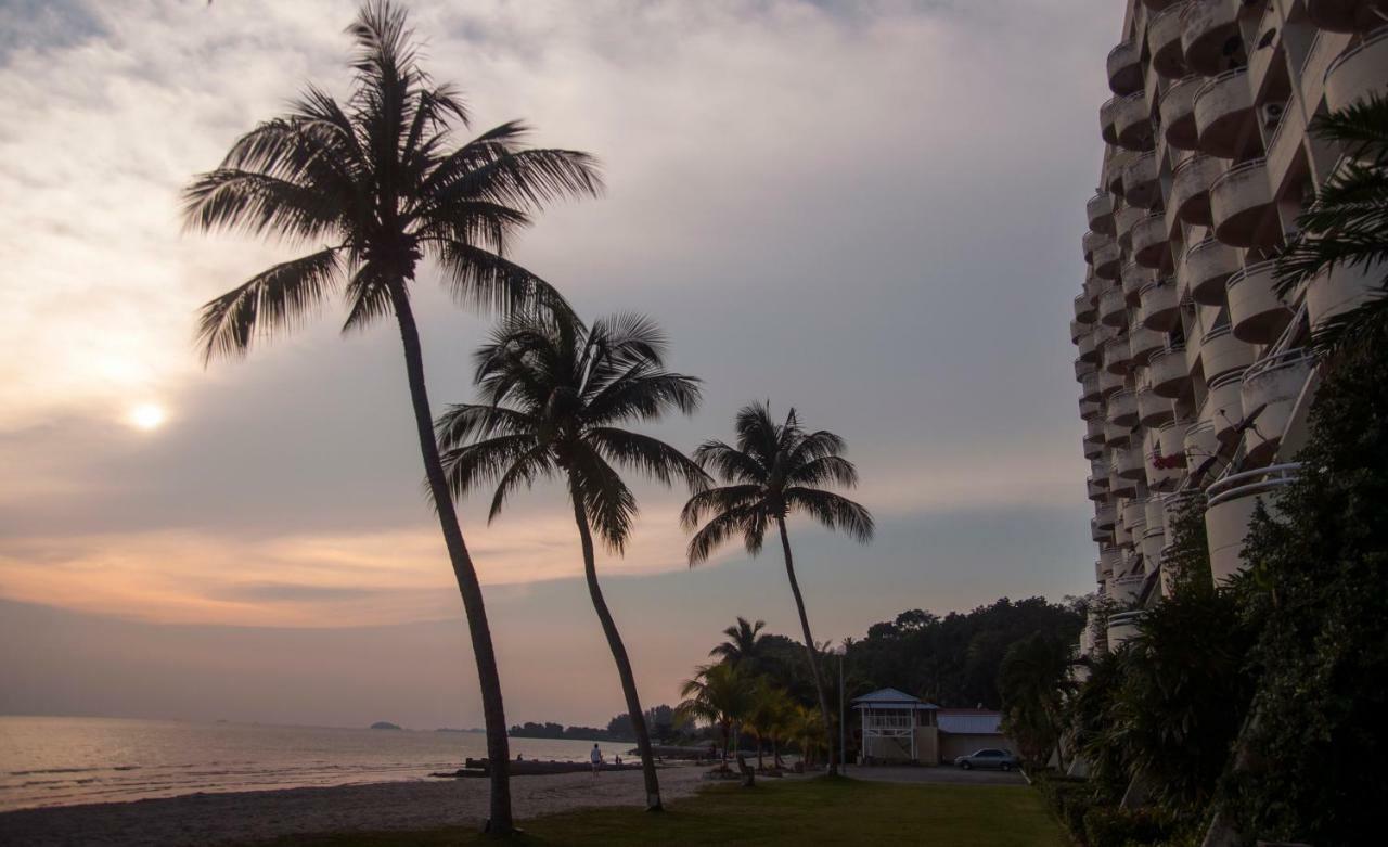 'Newly Refurbished' 'Sunny Seaview' At Regency With 2 Carpark By Shine Stay Порт-Диксон Экстерьер фото